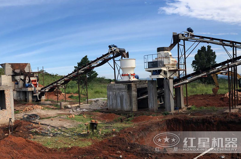 時(shí)產(chǎn)100噸砂石廠現(xiàn)場用VSI8518制砂機(jī) 時(shí)產(chǎn)100噸砂石廠現(xiàn)場用VSI8518制砂機(jī)