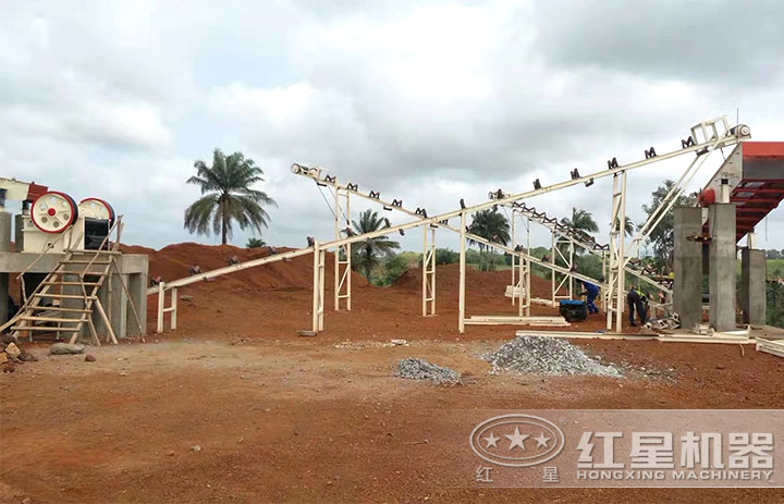 69鄂式破碎機生產現(xiàn)場